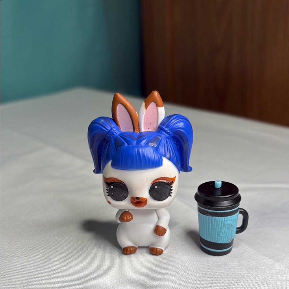 LOL SURPRISE Doll Pet Downtown Hop
